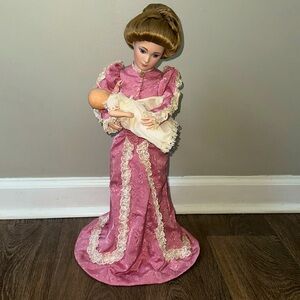 Franklin Mint Porcelain Dolls “A Mother’s Love”, 1986